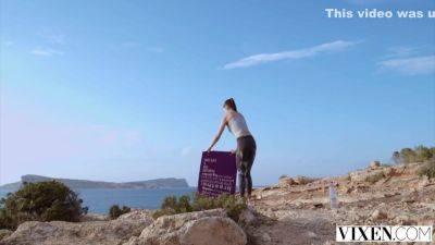 Two Complete Strangers Have Incredible And Unexpected Sex 12 Min - upornia.com