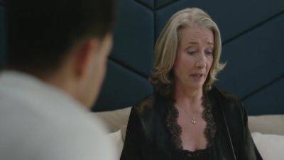 Emma Thompson Softcore Porn With Full Nudity - upornia.com