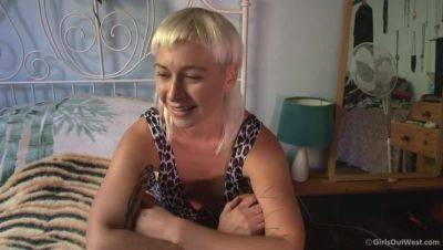 Steel Bonds: An Electric BTS Peek - porntry.com