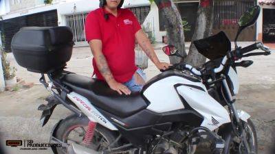 I Will Do Anything So That The Police Dont Take My Motorcycle - Porno En Espaol - hclips.com