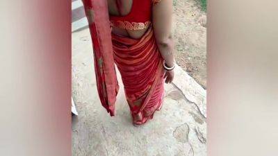 Devar Bhabhi - Devar Bhabhi - Village Wife Showing Outdoor - desi-porntube.com - India