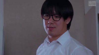 RRU656-NRJUGEEJSH969902940 - hclips.com - Japan