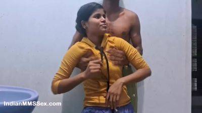 Horny 18 Year Old Indian College Girl Fucked Raw - hotmovs.com - India