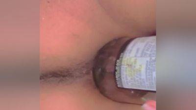 Bhabi Ne Apni Chut Me Bottel Daal Dii - desi-porntube.com - India