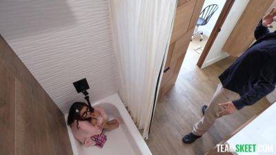 Clara Trinity - Clara Trinity & Amber Summer & Clarke Kent in Bullying runs in the Blood - ExxxtraSmall - hotmovs.com