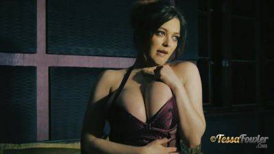 Tessa Fowler - Couch - hotmovs.com - Britain