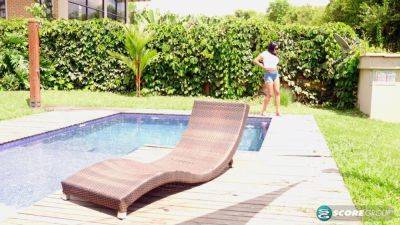 Kim Beltran gets wild with her massive tits & gets off in stunning 4K - sexu.com