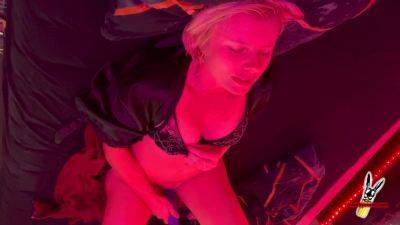 Caught My Roommate Masturbating And Give Her Creampie - hclips.com - Czech Republic