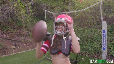 Danny Mountain - Alexia Anders - Alexia Anders & Danny Mountain in The Touchdown Thot - ExxxtraSmall - hotmovs.com