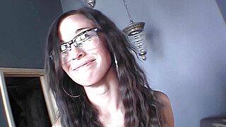 Cedar Rapids Iowa Hot Model Gets Naked For First Time And Masturbates - ah-me.com