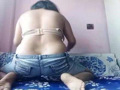 Pakistani Girl Showing Ass - desi-porntube.com - Pakistan