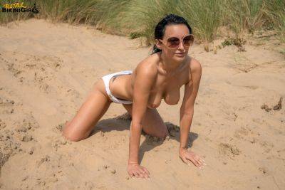 White Bikini - RealBikiniGirls - hclips.com