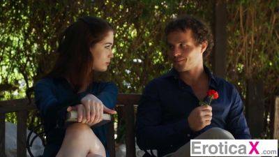 Beautiful Wife Passionately Made Love To Bu Hubbie - Evelyn - videomanysex.com