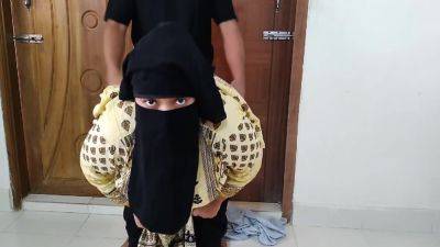 Moti Gand Wali Depali Aunty Ko Sat Kya Kand Uska Beta Ne - desi-porntube.com - India