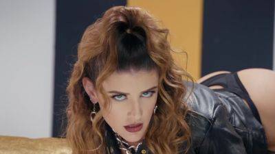 Big Spotlights With Xander Corvus, Michele James - Brazzers - hotmovs.com