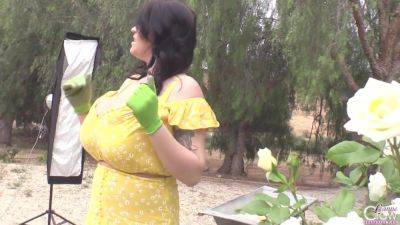 Leanne Crow - Flower Child 1 - hotmovs.com