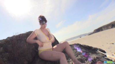 Lana Kendrick - Topless Beach 1 - hotmovs.com