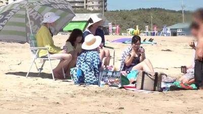 kaisuiyokujou mizugi mamatachi - hotmovs.com - Japan