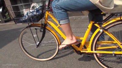 241027エロモデルとして注目される奥さまc2 - hotmovs.com