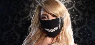 Alix Lynx - Alix Lynx has a fun Halloween solo romp - inxxx.com
