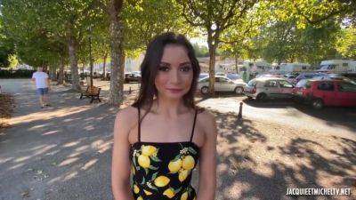 Valentina Is Having Fun At Zinzin In Aurillac With Valentina Bianco - hotmovs.com