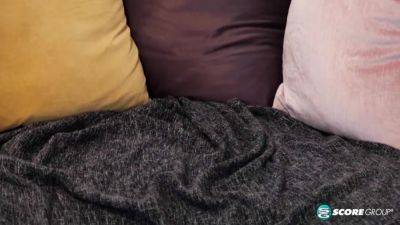 Raven Swallowz - Raven Gets Her Pussy Ready For Young Cock - hotmovs.com