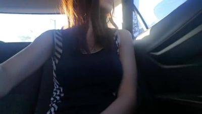 Nude Cutie Masturbates At The Beach In Back Seat Of Her Car - hotmovs.com