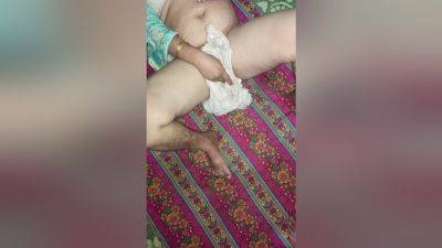 Please Meri Gaand Mat Maro Bahut Dard Hota Hai Oil Lagao Thoda Saa Gaand Fat Jayegi Meri Chut Mar Lo Yaar - desi-porntube.com