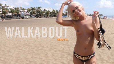 Walkabout - RealBikiniGirls - hclips.com
