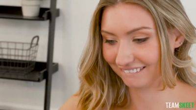 Scarlett Hampton - Scarlett Hampton & Emma Sirus & Lucky Fate in Cold Cold Twins - StepSiblings - hotmovs.com