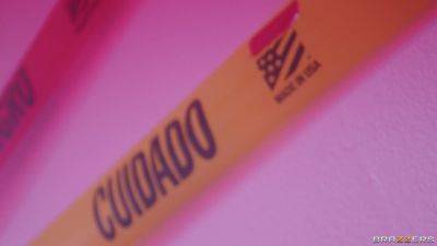 Isiah Maxwell - Jasmine Jae - Double Charged Jaebot With Mick Blue, Isiah Maxwell, Jasmine Jae - Brazzers - hotmovs.com - Britain