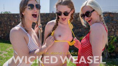 Wicked Weasel Shower - RealBikiniGirls - hclips.com