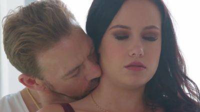 Erik Everhard - Chloe Bailey & Erik Everhard in Chloe Wants Every Hole Filled - TeamSkeetxSINematica - hotmovs.com