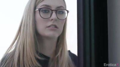 Horny And A Hot Lady Are Making Love, While In Her Bedroom - Kenna James And James Deen - hotmovs.com