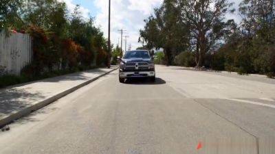 Nailing Hitchhiker In Back Seat With In The Front Seat - hotmovs.com