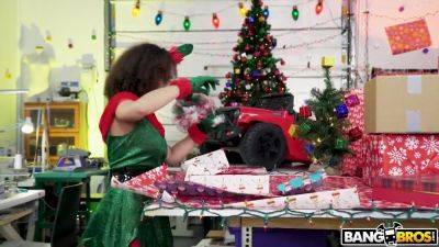 Bad Elves Get Laid - hotmovs.com