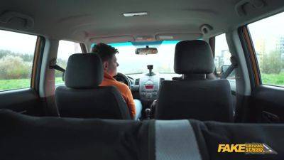 Fake Driving Hot Babe She Has An Booty To Die For And A Tight Pussy That Needs Nailing - hotmovs.com