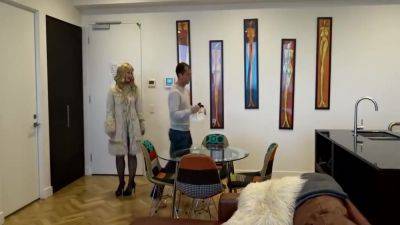 Helena Valentine - Missjfacialgirl Nearly Catches Cheating Ex - hotmovs.com