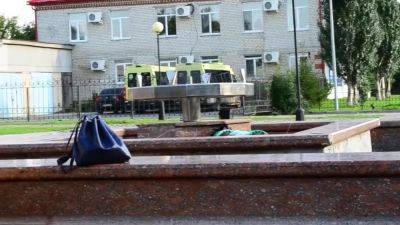 Legal-age Stepmother Demonstrates Publicly Her Natural Boobs And Masturbates Pussy - hotmovs.com - Russia