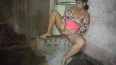 Hindi Sex - The Boss Goes To Supervise The Work And While The Workers Arrive She Masturbates And Ends Up Rich - Hindi Sex - desi-porntube.com - India