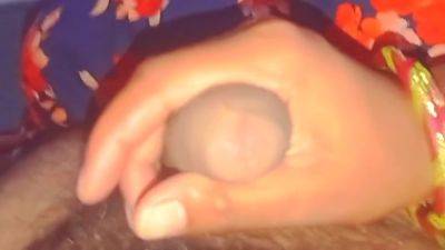 First Night In Share Bed With Stepsister Indian Muh Boli Bhan K Sath Bed Dete Kiya Pher Bhn Ne Dhere Se Land Pakd Leya - desi-porntube.com - India