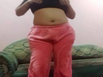 Chick Masturbating - desi-porntube.com