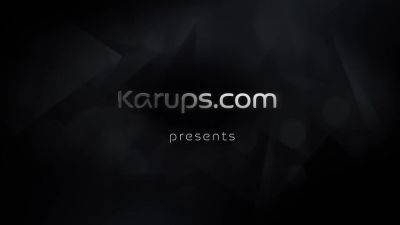 Blonde Gives Us Ass Before Class - hotmovs.com