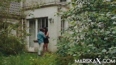 Mariska Offered To A Bbc By Her Husband - hotmovs.com