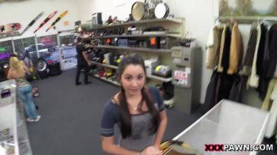 College Chicks Trades In The Goods - hotmovs.com