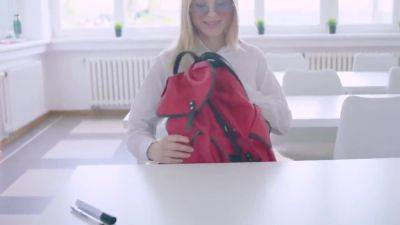 Emily Cutie, Nikki Hill And Lika Star In Ahot Day At Blon - hotmovs.com