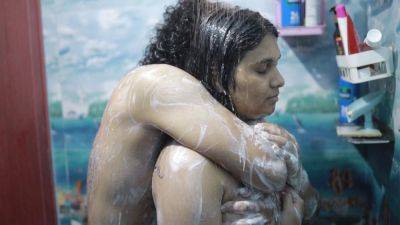 Stepsister Bath And With Stepbrother , Vaishnavy And Sharun Raj Hot Bath Romance, Mallu Couple Hot Bath Sex - desi-porntube.com - India