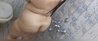 Huge Boobs - Chubby Cheeky Huge Ass In Shower - desi-porntube.com - India