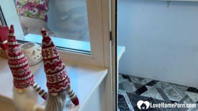 Saggy chick gives me a blow in hotel - hotmovs.com