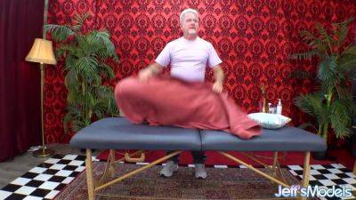 An Extra Special Rubdown for Curvaceous Beauty Chloe Klein - hotmovs.com